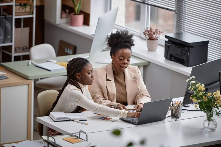 93% de los jóvenes colombianos busca permanecer más de dos años en las empresas