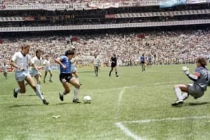 A 40 años del doblete eterno de Maradona, la gloria es de Messi