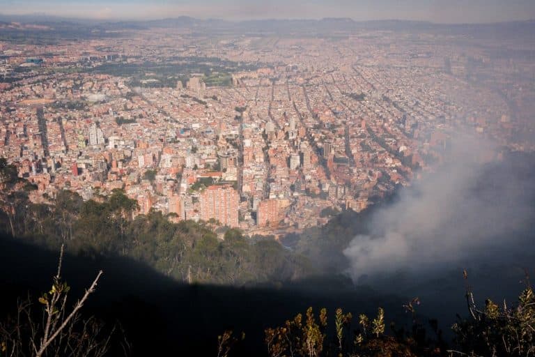 A Bogotá le urge reducir emisiones para proteger agua, aire y salud