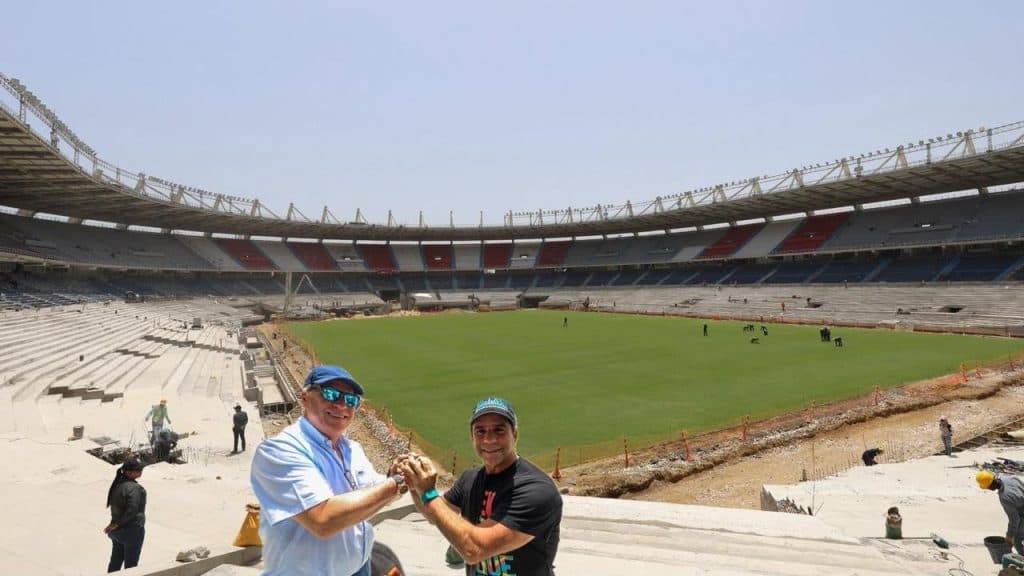 “Barranquilla iguala estándares del fútbol mundial”: Jesurún recorre el Metropolitano con el alcalde Char