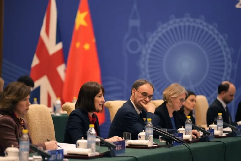 China y Reino Unido reanudan diálogo económico y financiero tras pausa de 6 años