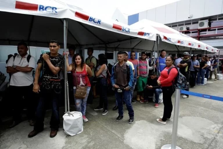 Costa Rica regularizará a miles de migrantes de Nicaragua, Cuba, Venezuela y Colombia