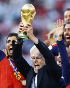 De la Fuente elogia mentalidad de equipo de España tras ganar el mundial