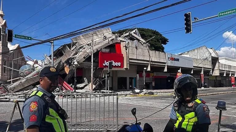 Decenas de muertos y heridos por fuerte terremoto de magnitud 7,8 en el sur de Filipinas