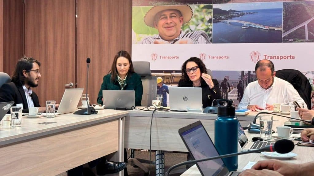 Defensoría y Procuraduría verificarán cumplimiento de acuerdos con transportadores
