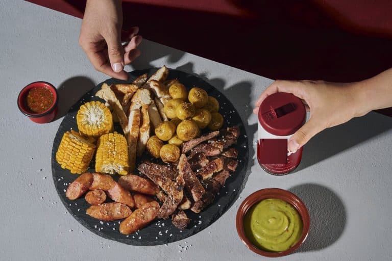 El arte del asado: trucos que convertirán a tu parrilla en la estrella