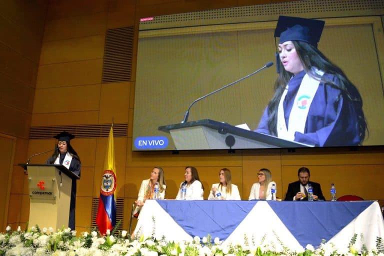 Eulen Colombia celebra triunfo de 30 colaboradores al graduar como bachilleres y técnico laboral