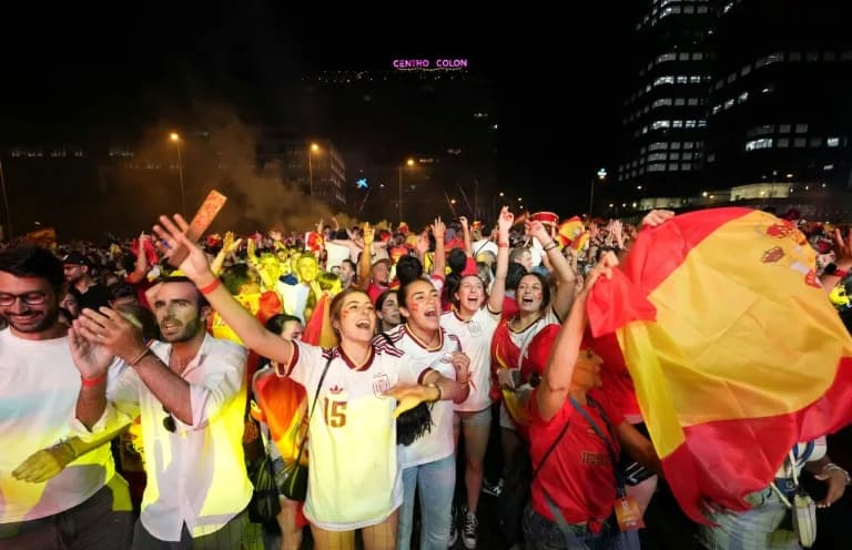 Explosión de alegría en Madrid en noche iluminada por la segunda estrella