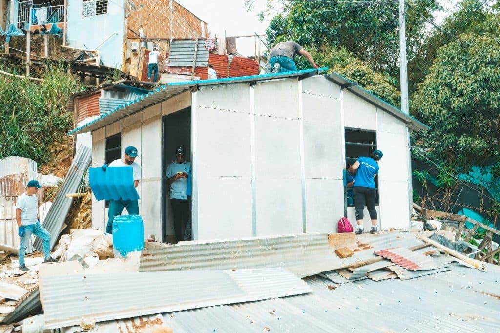 Familias vulnerables de Bucaramanga reciben vivienda