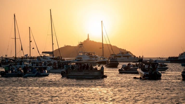 Fiesta del Mar: desborde de alegría durante el concierto de Balleneras en la Bahía de Santa Marta