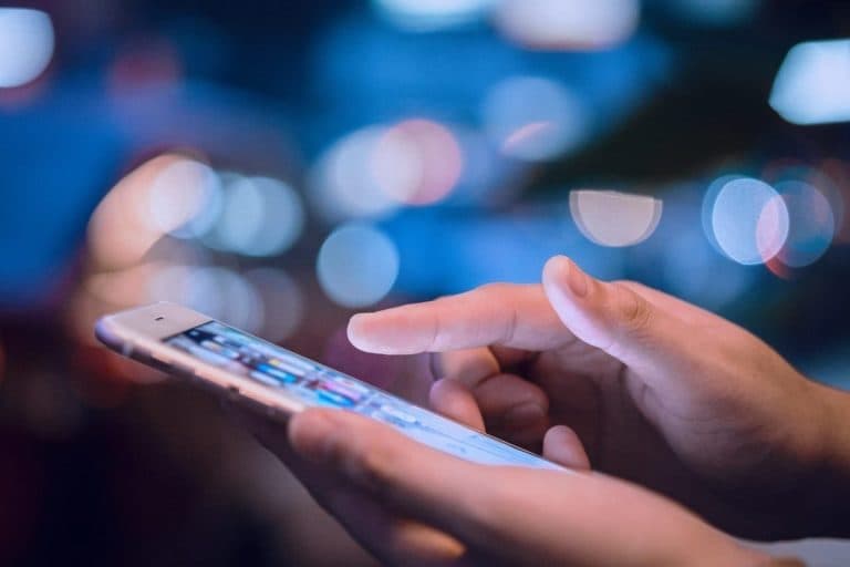 Fijan tope máximo a la reconexión de servicios: la CRC baja hasta en 97% el cobro a usuarios de telecomunicaciones