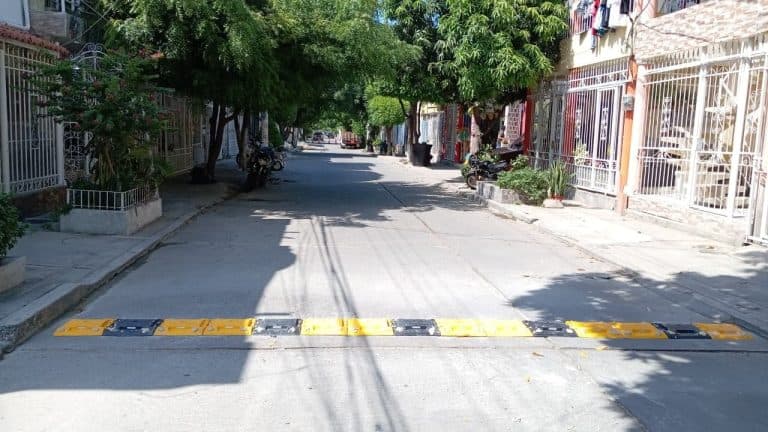 Fortalecen seguridad vial en barrios y entornos escolares de Santa Marta