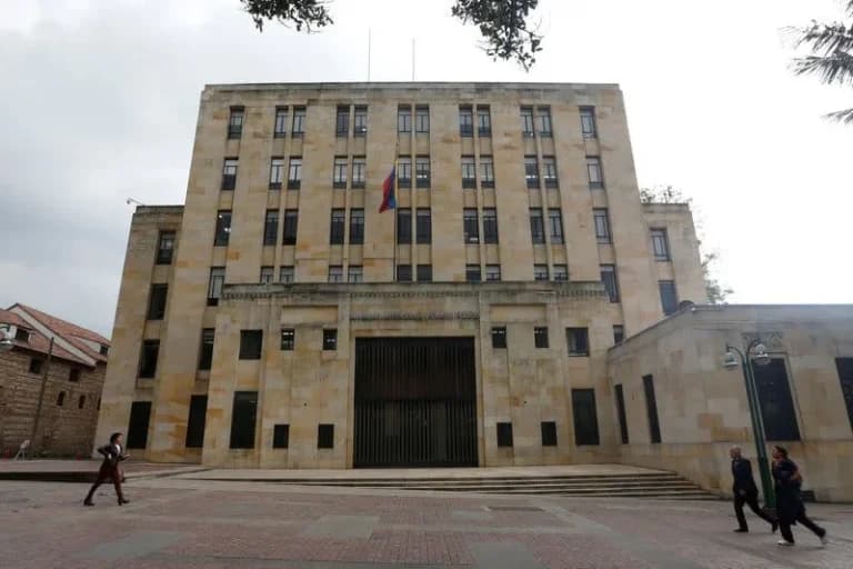 Gobierno asegura que cumplió con la regla fiscal en 2024