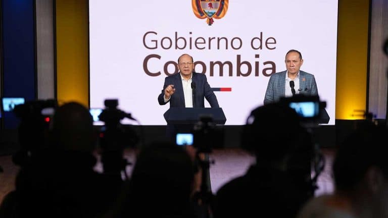 Gobierno eliminaría prima a congresistas