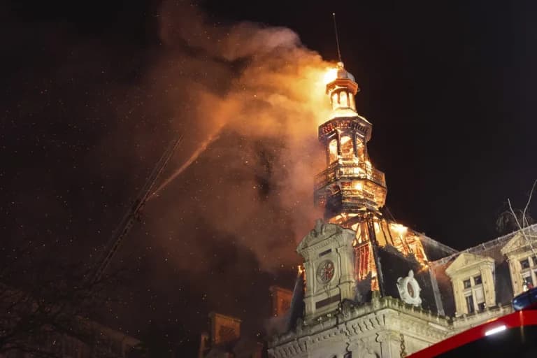 Incendio causa serios daños a edificio del siglo XIX