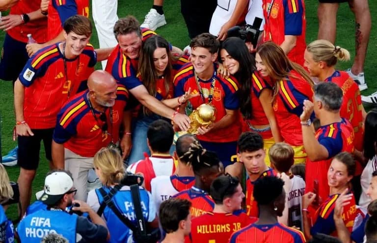 La devoción de España por el balón le brinda la gloria del Mundial