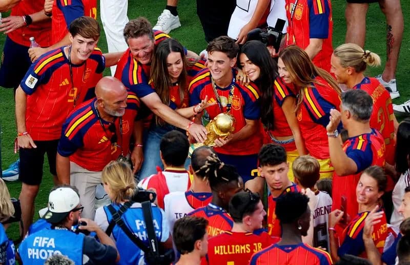 La devoción de España por el balón le brinda la gloria del Mundial