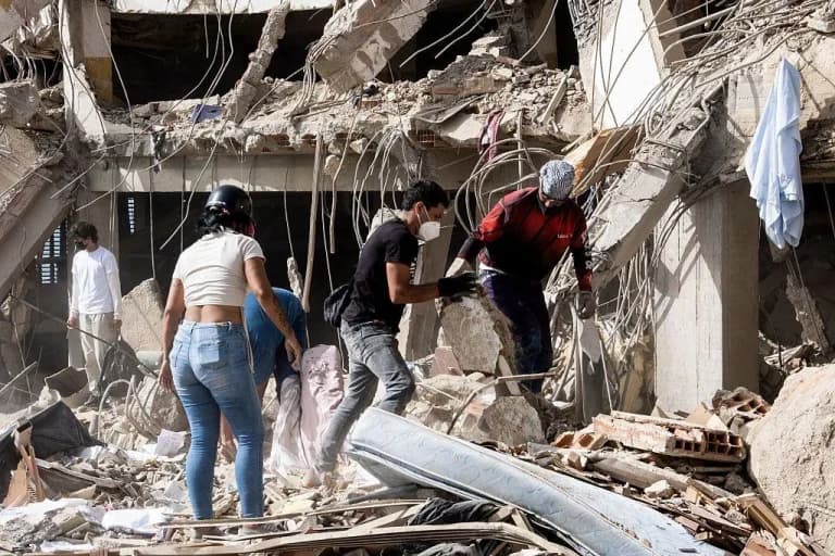La tragedia en Venezuela: cadáveres empiezan a descomponerse, la prioridad es el rescate de los sobrevivientes