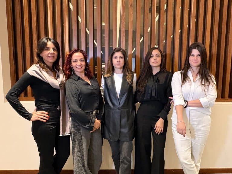 Liderazgo femenino en la publicidad digital: rompiendo barreras y transformando la industria