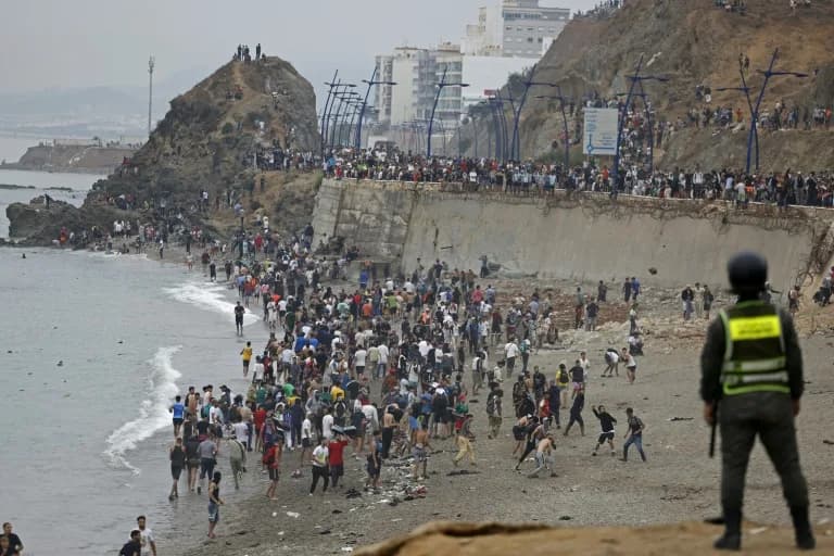 Los rumores y el revuelo siembran el caos en la frontera entre Marruecos y Ceuta