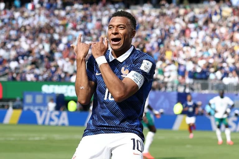 Mbappé revela sus intenciones al guiar el debut victorioso de Francia