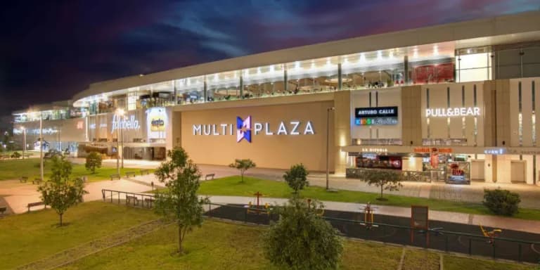 Multiplaza busca “no modelos” para protagonizar su campaña de fútbol