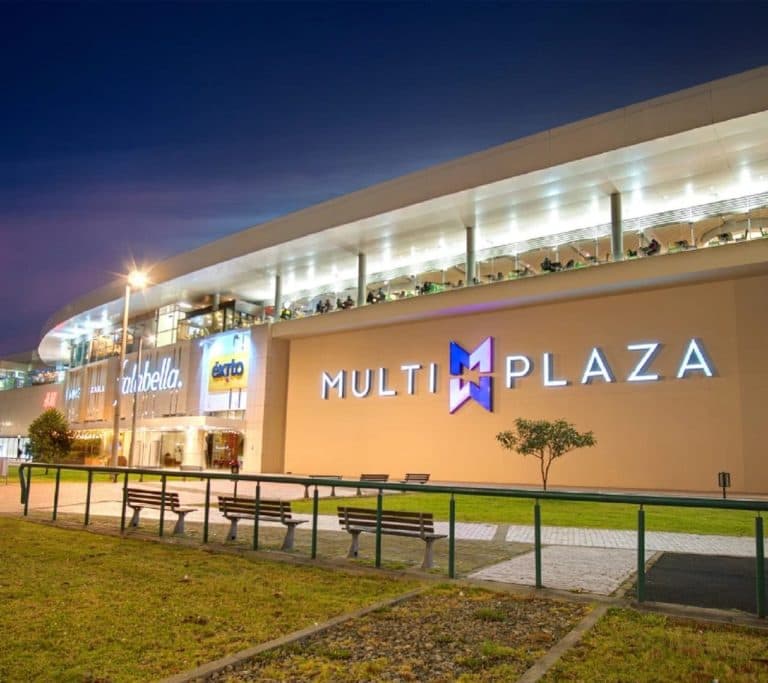 Multiplaza celebra inicio de 2025 con el 100% de sus espacios comerciales ocupados