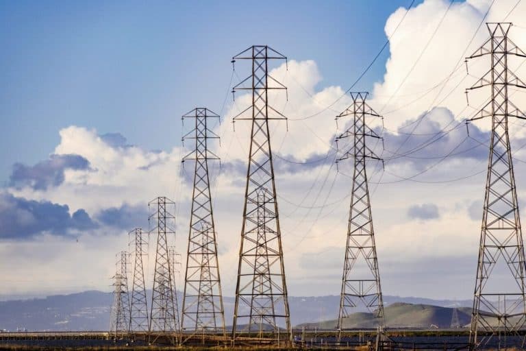Ordenan a entidades públicas plan de acción de ahorro de energía por fenómeno de El Niño