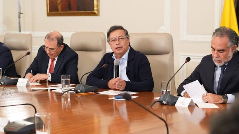 Se le descarriló el tren del cambio a Gustavo Petro; estalló crisis ministerial