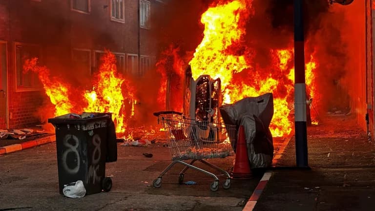 “Un escenario apocalíptico”: violentas protestas en Belfast