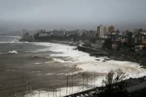 Un fuerte temporal en Chile deja casi 100.000 personas aisladas y miles de damnificados
