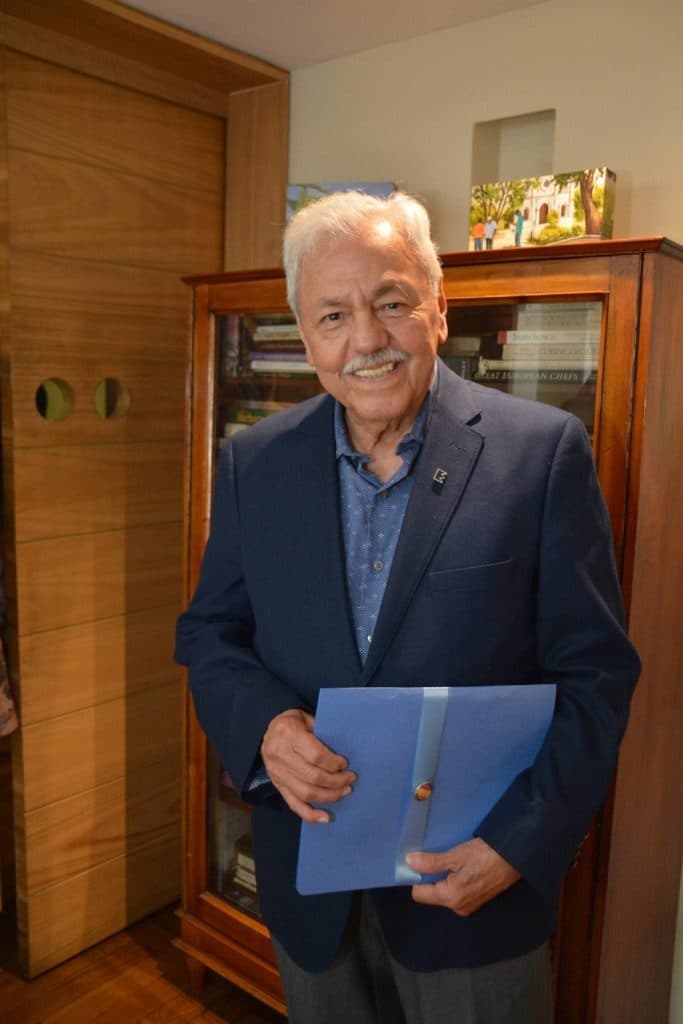 Voracidad de quienes se adueñan de los medios, está enterrando al periodismo en Colombia: Gabriel Ortiz