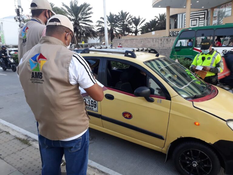Barranquilla sigue sin marcar el taxímetro; fracasó la licitación