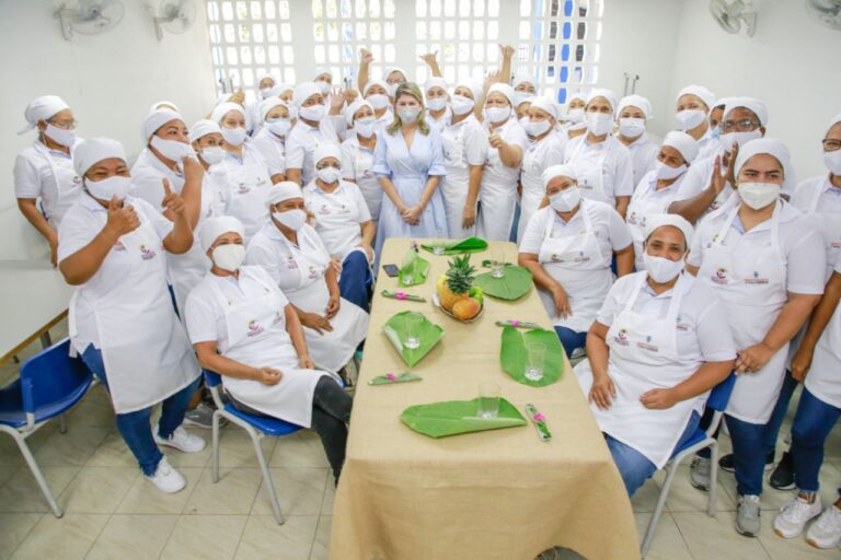 Santa Marta certifica en artes y oficios a 180 mujeres emprendedoras Santa Marta certifica en artes y oficios a 180 mujeres emprendedoras