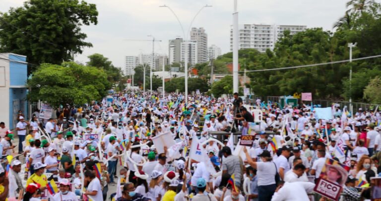 La campaña electoral colombiana entra en la última semana con alianzas y el acelerador