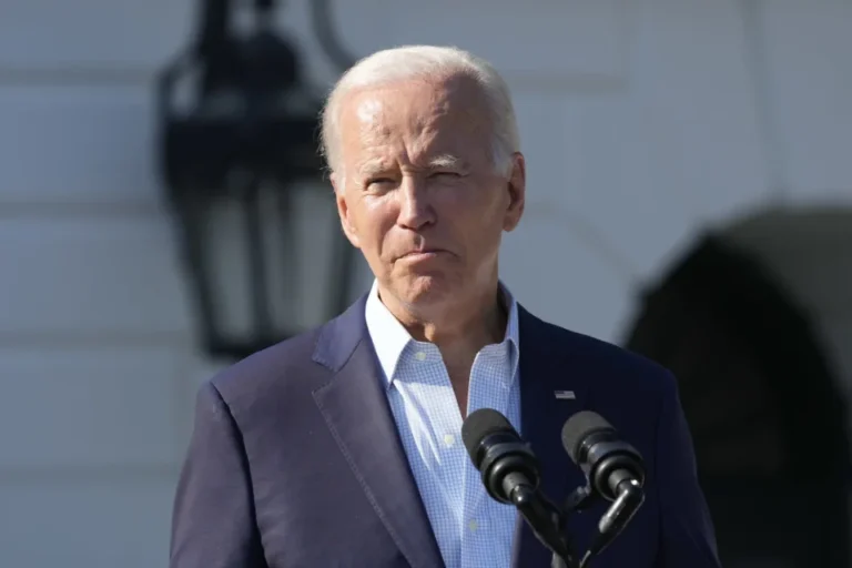Biden reivindica un “patriotismo con principios” el Día de la Independencia