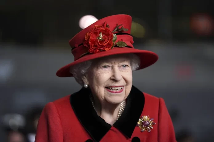 LA REINA ISABEL II