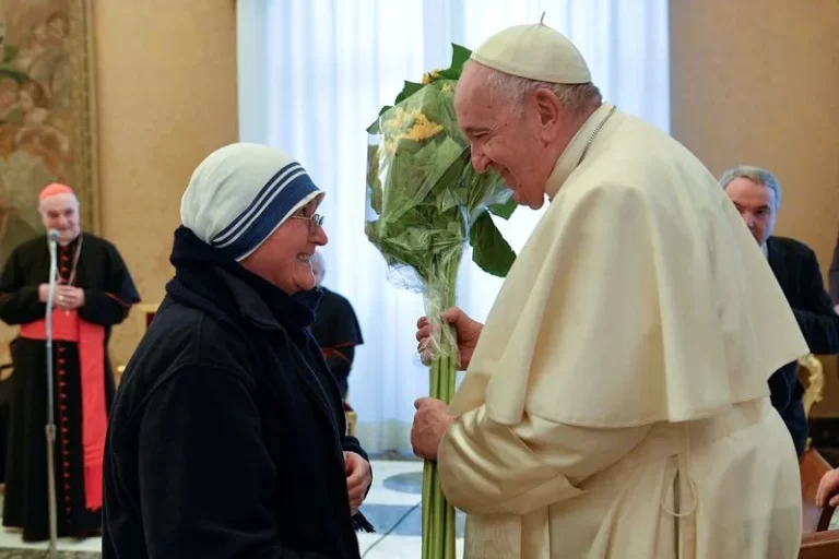 El Papa celebra su 86 cumpleaños entregando premios a la caridad El Papa celebra su 86 cumpleaños entregando premios a la caridad