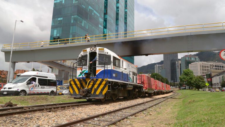 Colombia vuelve los ojos al ferrocarril