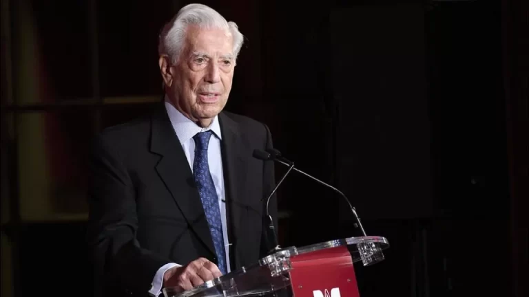 Homenaje a Mario Vargas Llosa en el marco de la FILBo 2025