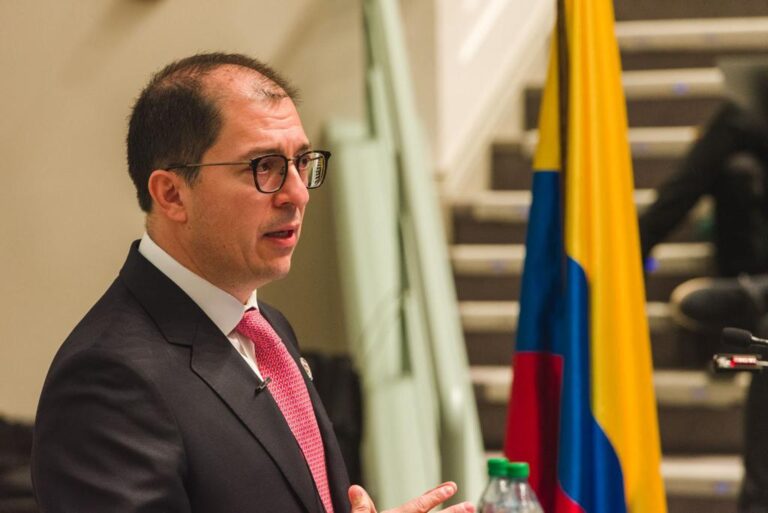 Barbosa pide defender el diálogo y la concertación en beneficio de la democracia