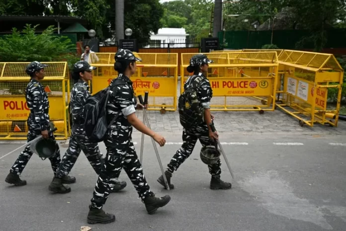 Rescatan en India a decenas de personas esclavizadas y encadenadas