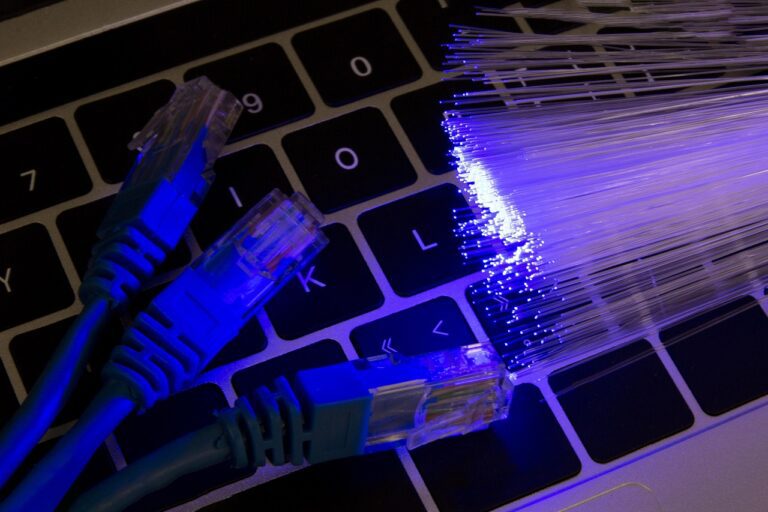 Ibagué y Barranquilla, las 2 ciudades con mayor conexión de fibra óptica en el país Ibagué y Barranquilla, las 2 ciudades con mayor conexión de fibra óptica en el país