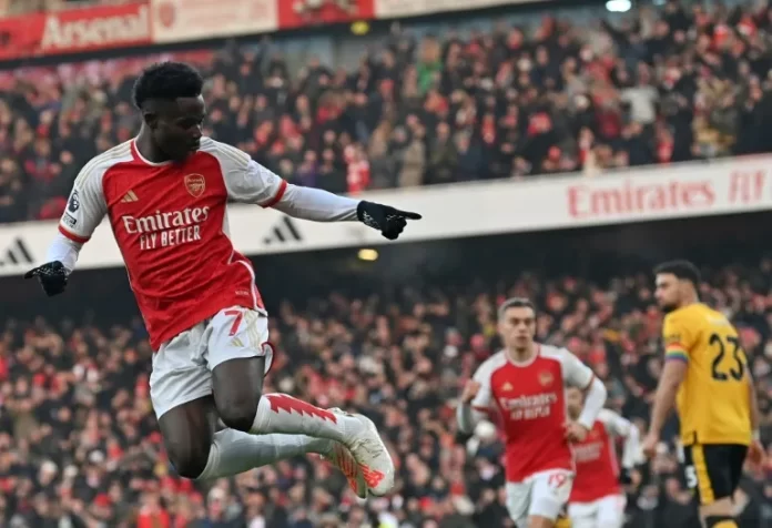 Arsenal refuerza liderato en la Premier
