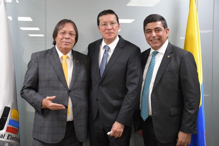 Ante el CNE asumió el nuevo Registrador Nacional Hernán Penagos