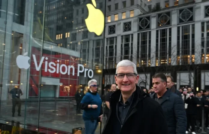 Apple lanza sus costosas gafas Vision Pro en EEUU