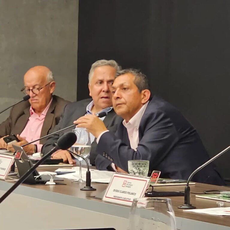 Por primera vez un tendero, Roberto Robles, preside la Junta de Camcomercio Bogotá