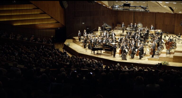 Concierto para no olvidar con la pianista argentina Marta Argerich y el director Lahav Shani Concierto para no olvidar con la pianista argentina Marta Argerich y el director Lahav Shani