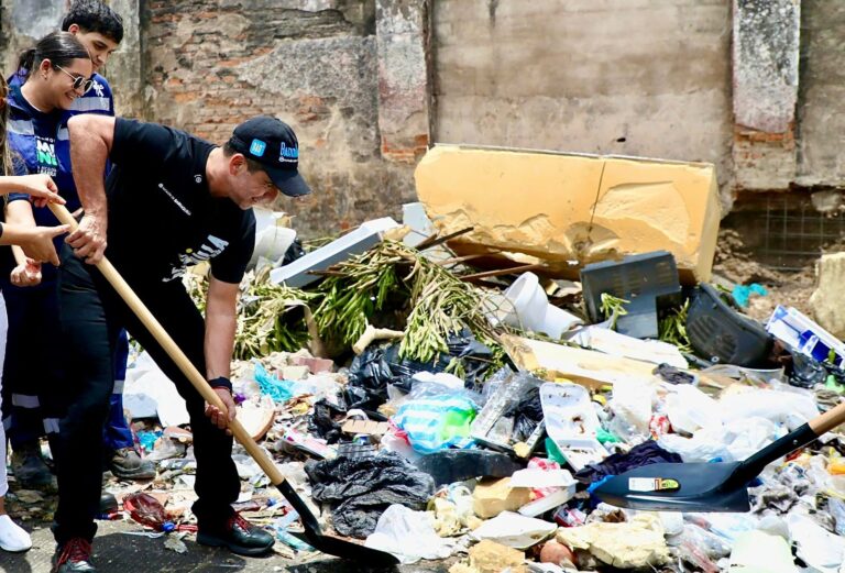 Alianza entre Alcaldía, Triple A y el Sena para limpiar 47 puntos críticos en Barranquilla Alianza entre Alcaldía, Triple A y el Sena para limpiar 47 puntos críticos en Barranquilla