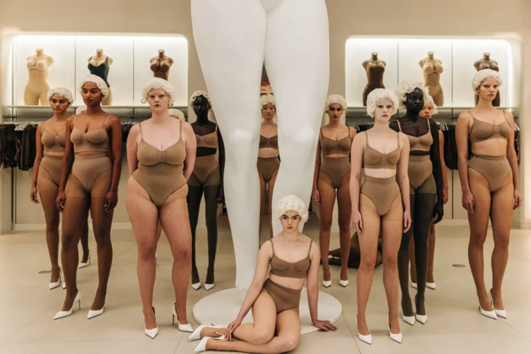 Nike lanza una nueva marca de fitness junto a Skims de Kim Kardashian